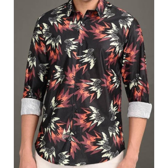 Men Spread Collar Shirt with Full Sleeves